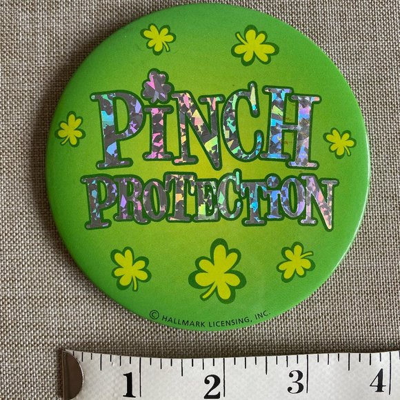 Hallmark Saint Patricks Day Pinch Protection Pin - Picture 4 of 4